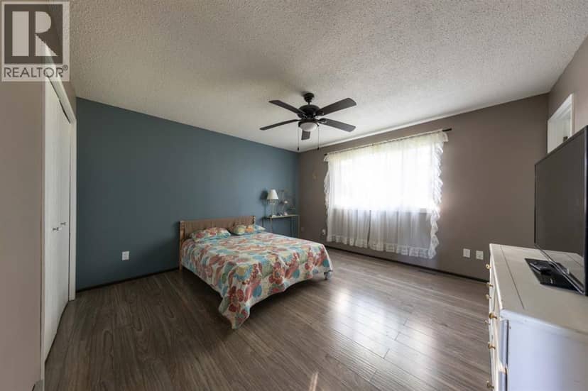 3007 52 Avenue — photo 16 of 35