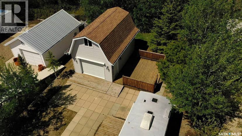 210 Travis AVENUE — photo 19 of 30