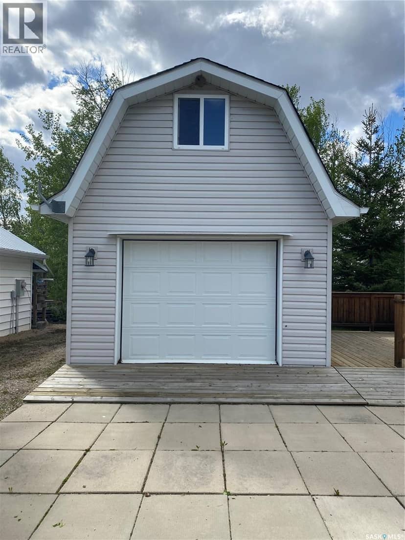 210 Travis AVENUE — photo 9 of 30