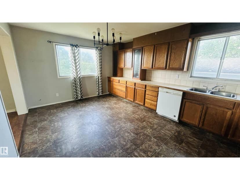 5102 57 ST, Cold Lake, photo 2