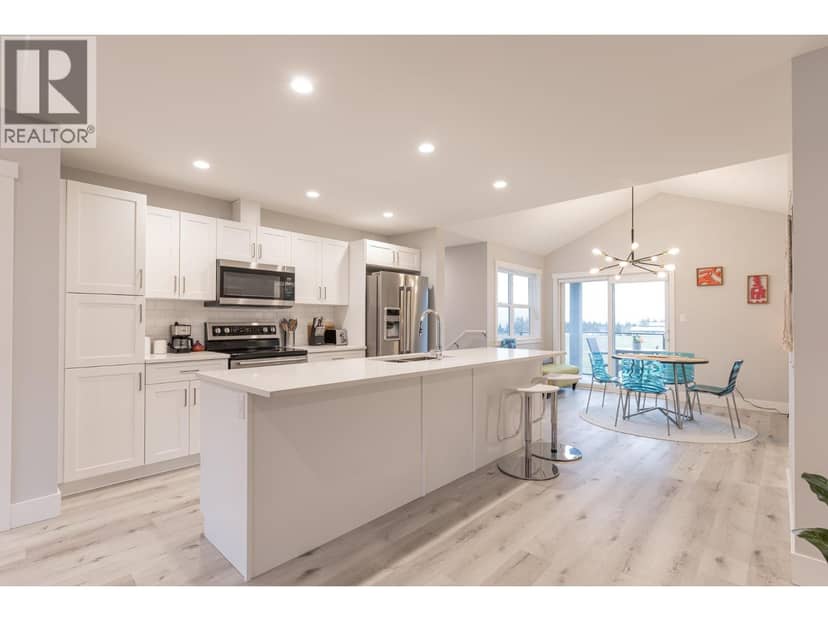 1 950 Woodsworth Road, Gibsons, photo 2