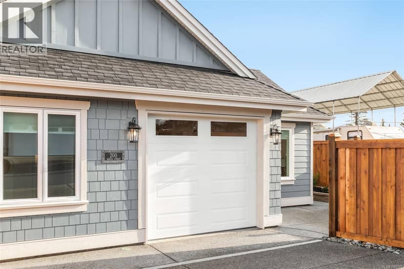 410 Hummingbird Pl — photo 1 of 34