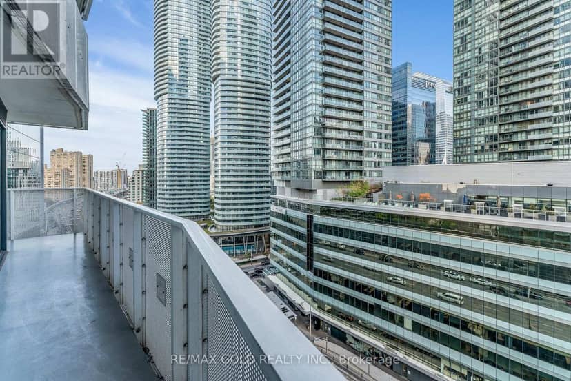 1202 - 100 Harbour Street — photo 24 of 40