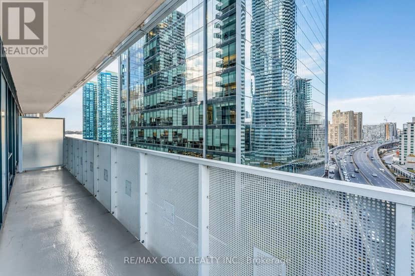 1202 - 100 Harbour Street — photo 25 of 40
