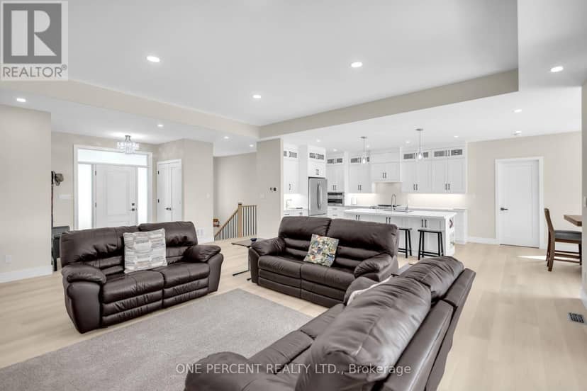 Listing 30156444 — photo 15 of 40