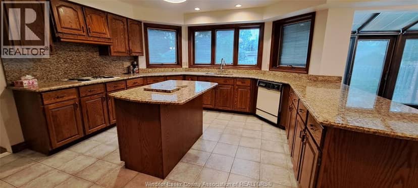 3431 Ancaster Court — photo 11 of 38
