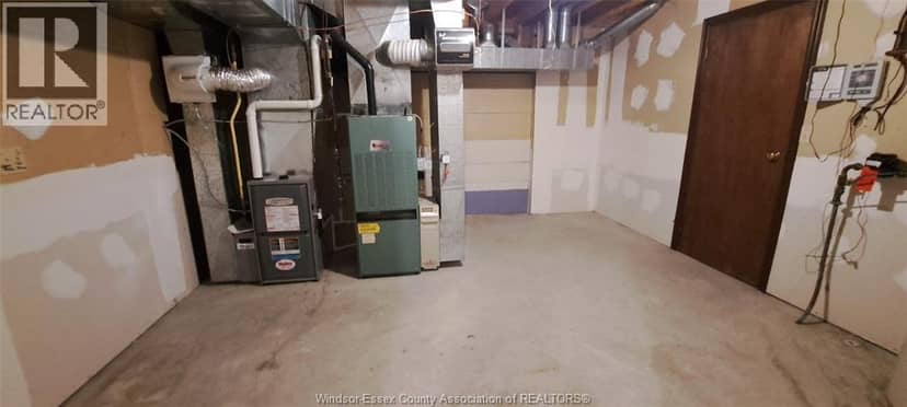 3431 Ancaster Court — photo 33 of 38