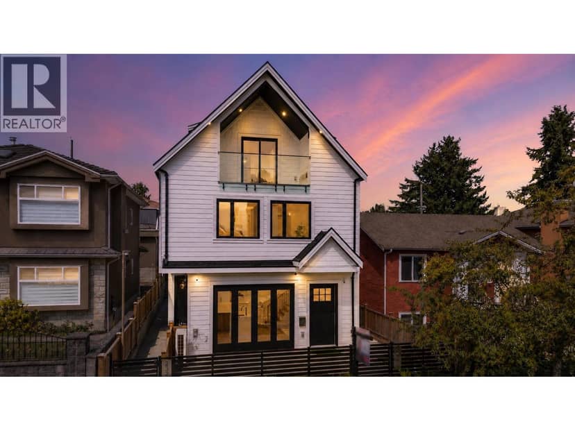 1 3271 E GEORGIA STREET, Vancouver