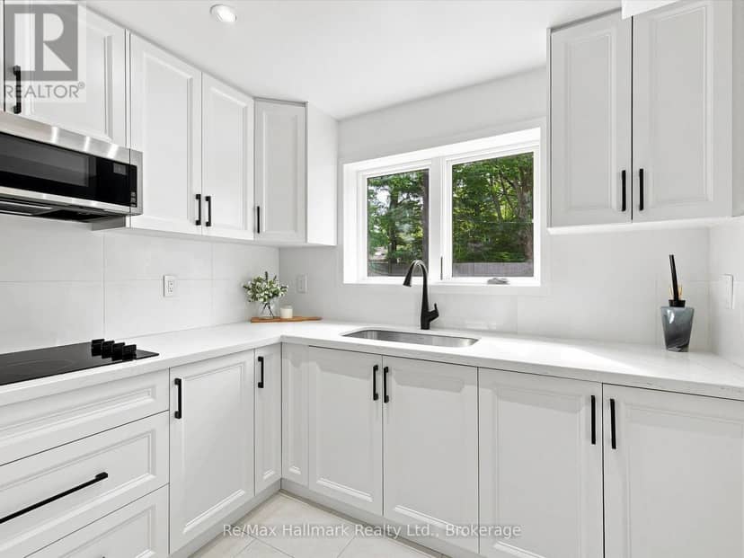 2076 Glenforest Crescent — photo 37 of 40