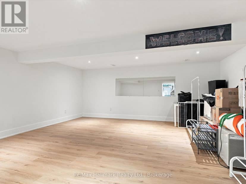 2076 Glenforest Crescent — photo 40 of 40