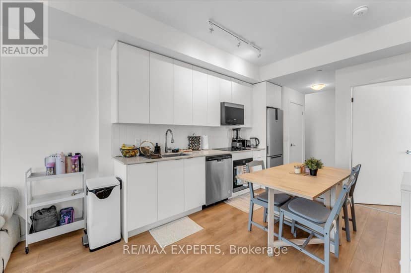 828 - 498 Caldari Road — photo 11 of 38