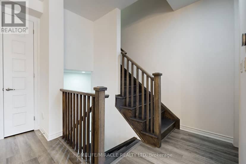 1587 Moira Crescent — photo 17 of 31