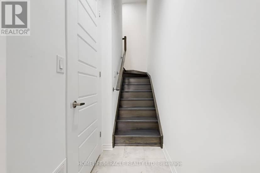1587 Moira Crescent, Milton, photo 6