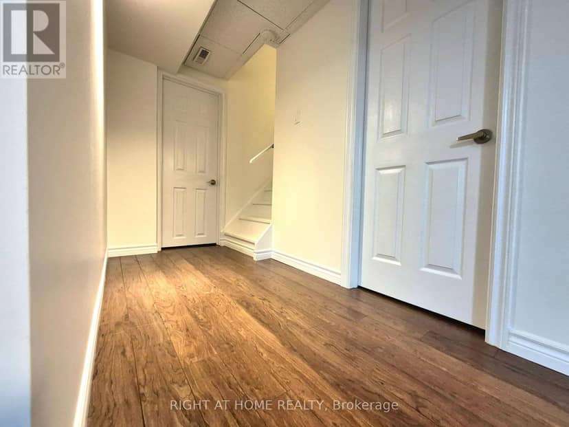 21 McCullock Crescent — photo 26 of 32