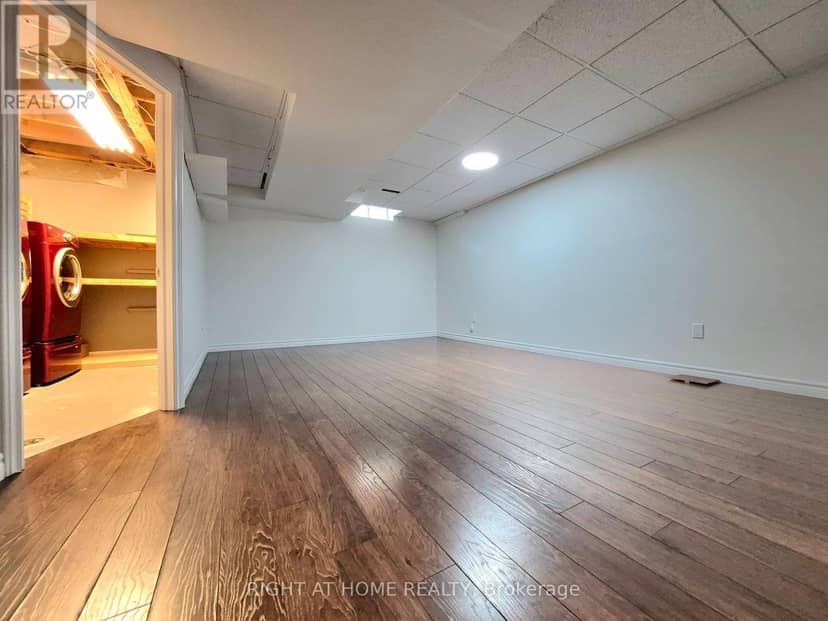 21 McCullock Crescent — photo 28 of 32