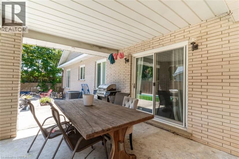 267 MEMORIAL Drive — photo 10 of 36