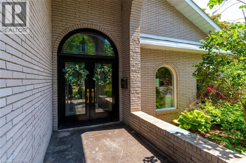 267 MEMORIAL Drive, Brantford, photo 2