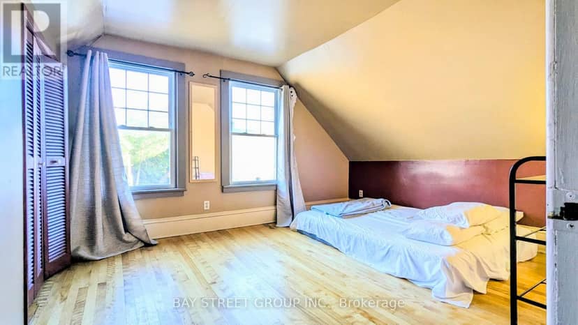 280 St Andrew Street — photo 9 of 13