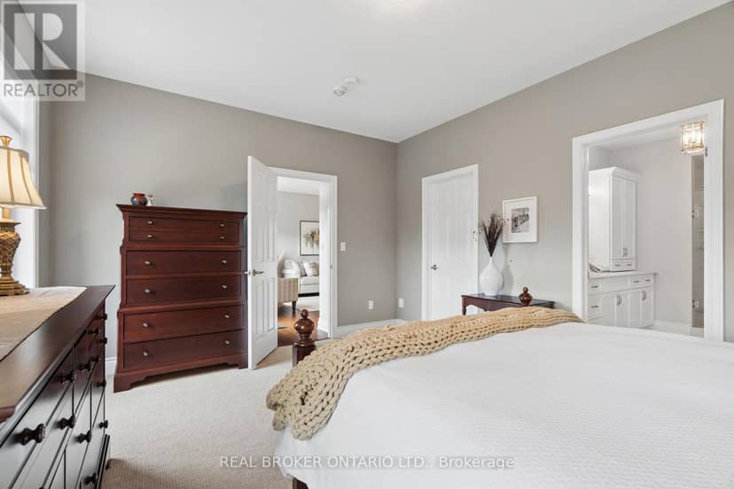 14 Chestnut Drive — photo 17 of 40