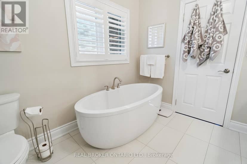 14 Chestnut Drive — photo 20 of 40