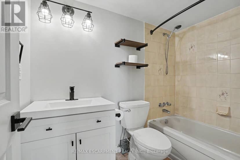 603 - 432 Main Street E — photo 17 of 20
