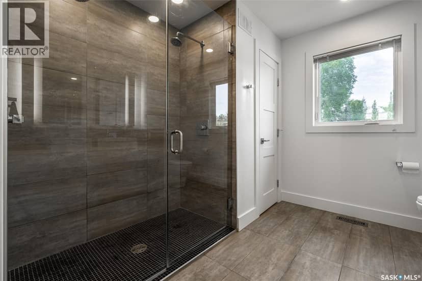 1150 Spadina CRESCENT E — photo 33 of 40