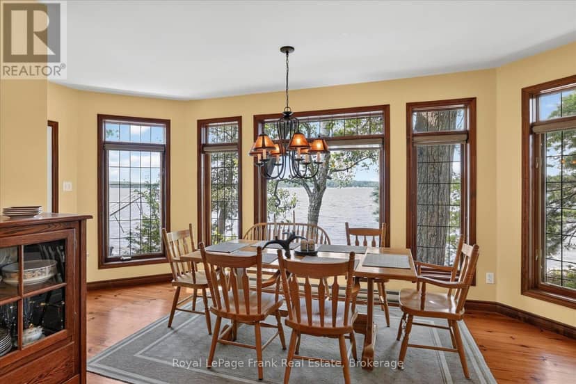 1550 Island 85 Stoney Lake — photo 16 of 40