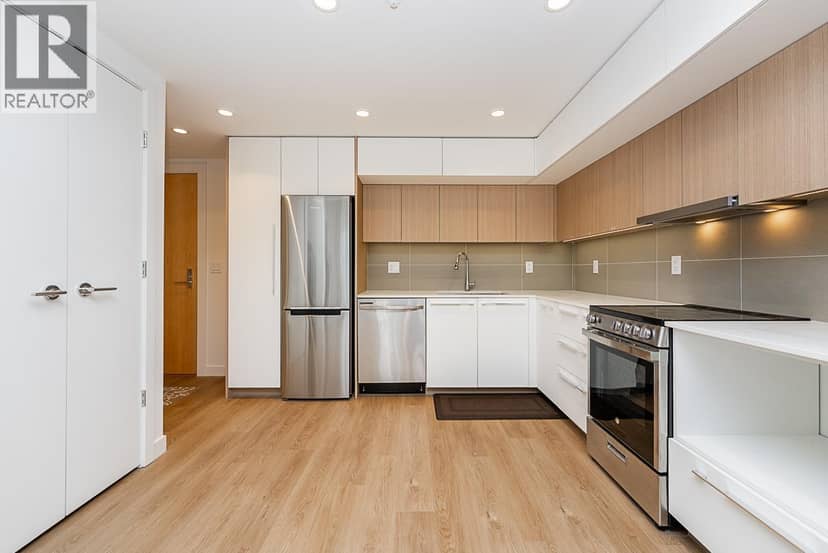 512 9888 UNIVERSITY CRESCENT, Burnaby, photo 2
