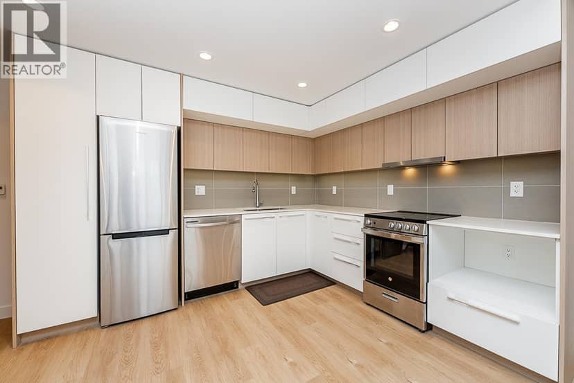 512 9888 UNIVERSITY CRESCENT, Burnaby, photo 3