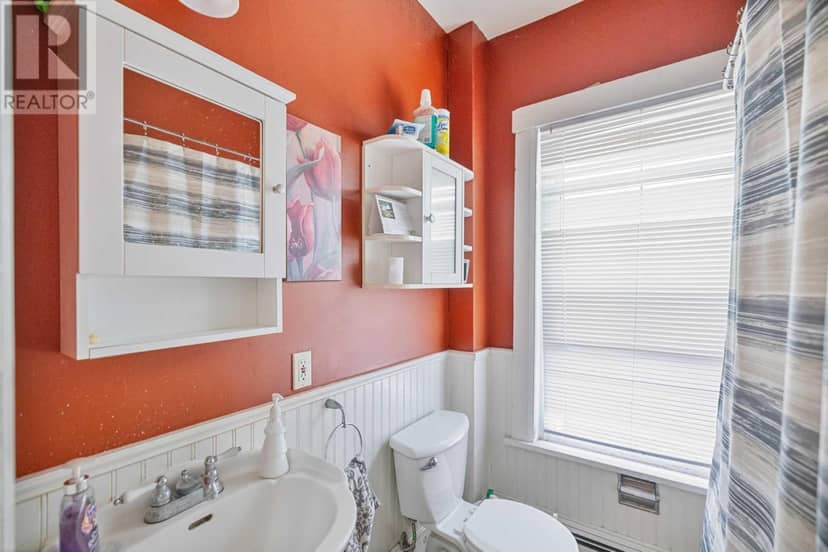 206 Sydney Street — photo 13 of 20