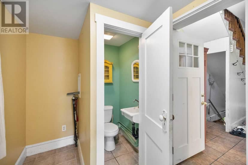 206 Sydney Street — photo 18 of 20
