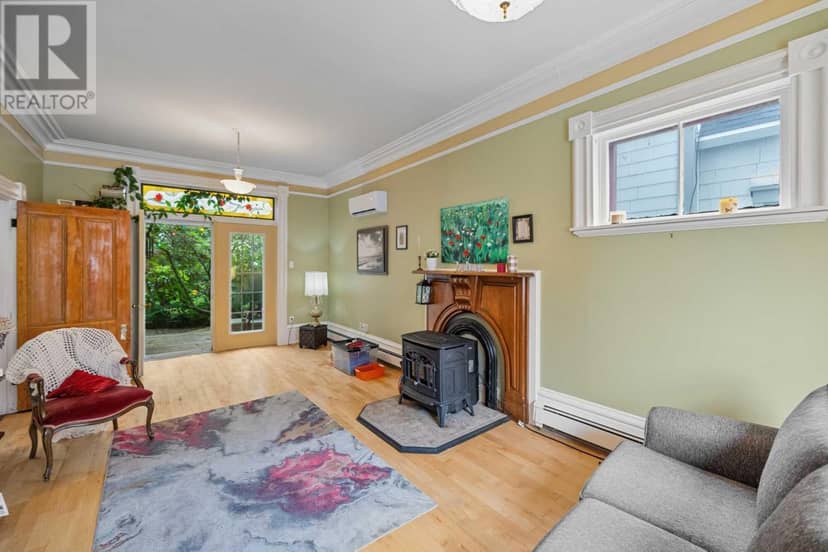 206 Sydney Street — photo 5 of 20