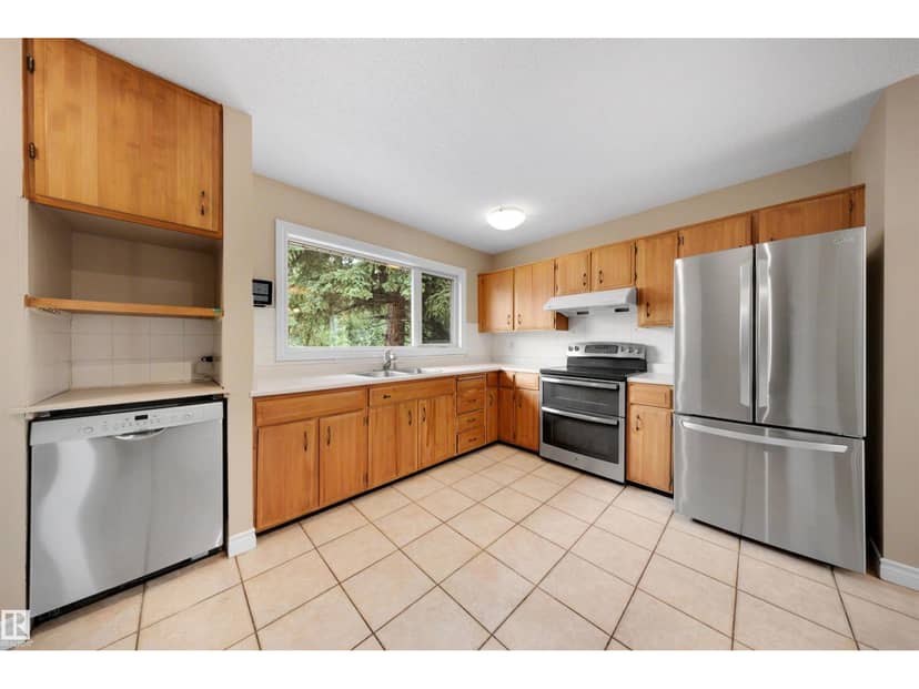4139 122 ST NW — photo 9 of 40