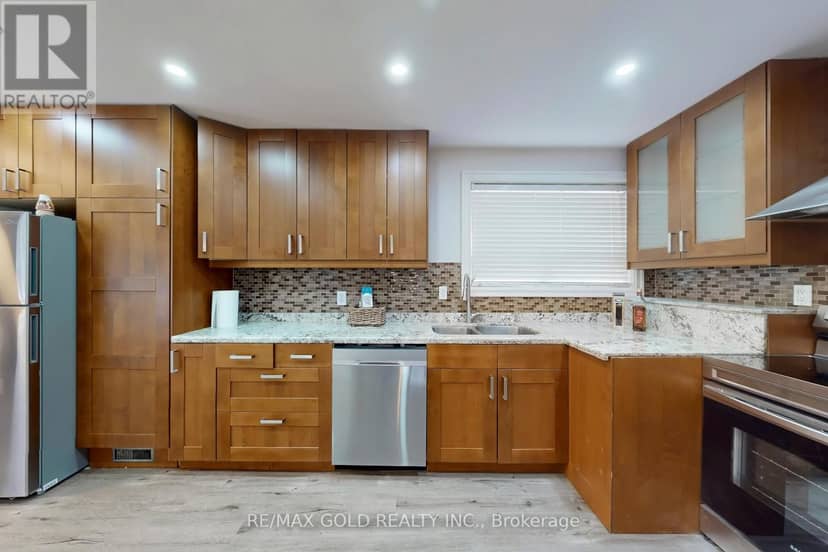 189 Kingsview Boulevard — photo 16 of 40