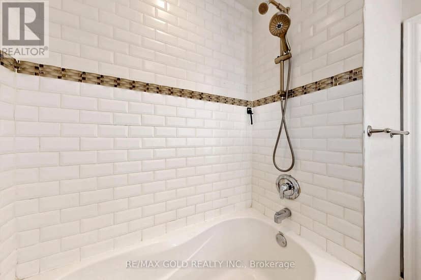 189 Kingsview Boulevard — photo 33 of 40