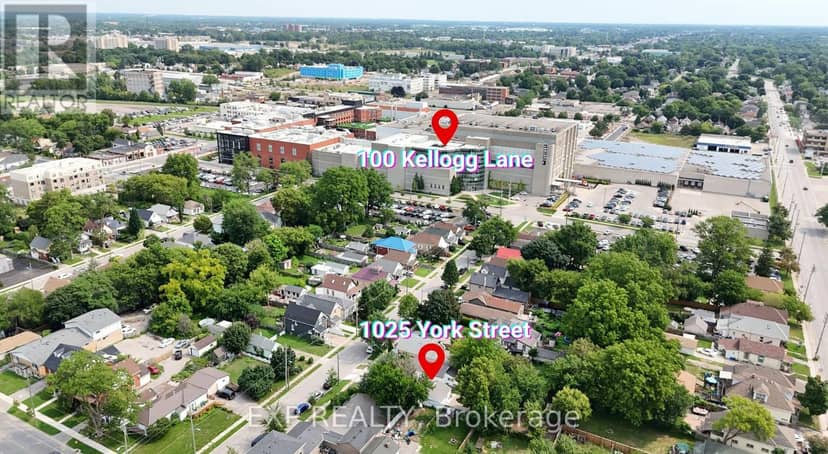 1025 York Street — photo 2 of 22