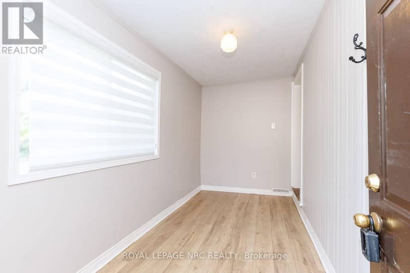 242 Henrietta Street — photo 10 of 26