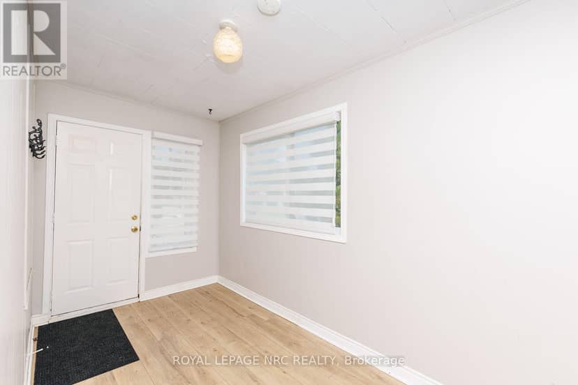 242 Henrietta Street — photo 11 of 26