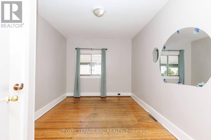 242 Henrietta Street — photo 12 of 26