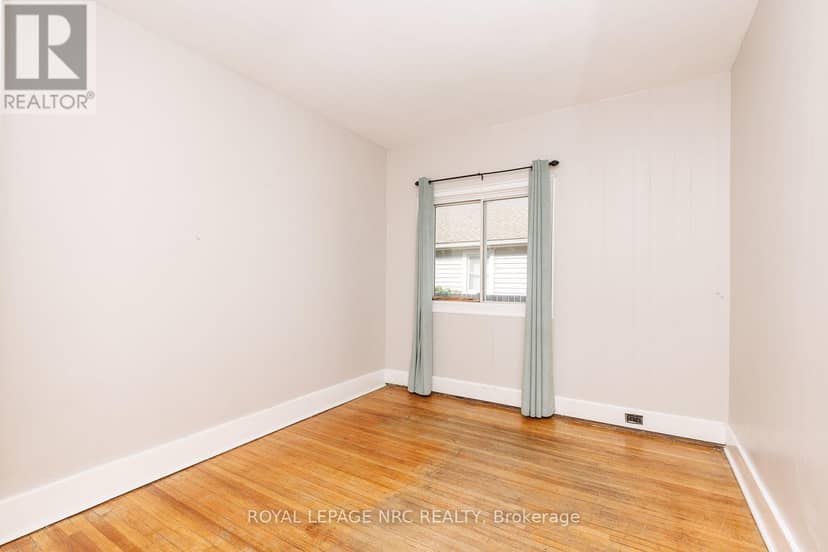 242 Henrietta Street — photo 13 of 26