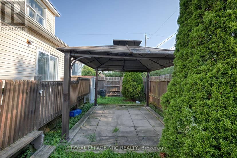 242 Henrietta Street — photo 7 of 26