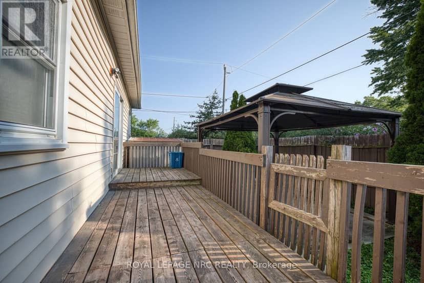 242 Henrietta Street — photo 8 of 26