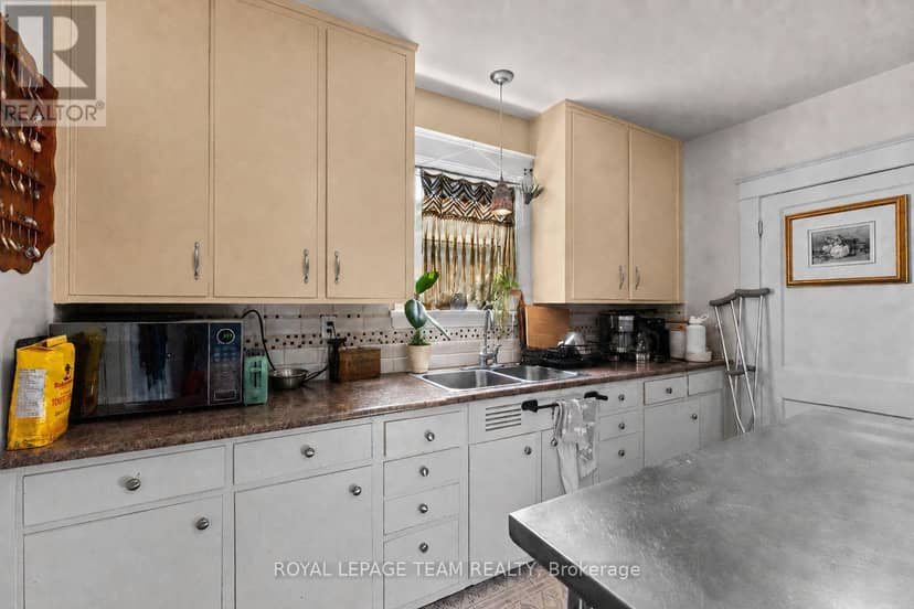 229 Cecelia Street — photo 9 of 31