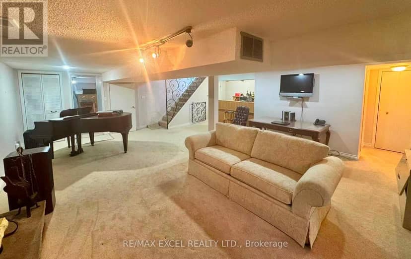 62 Ardgowan Crescent — photo 28 of 40