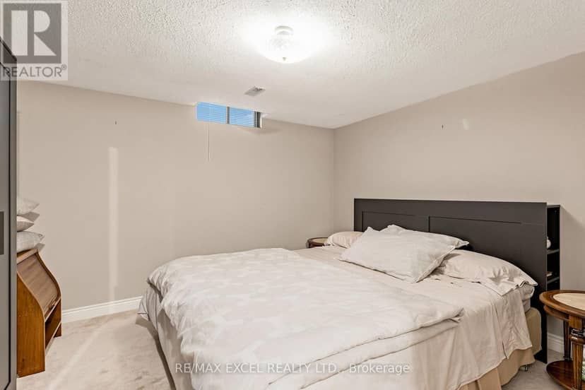 62 Ardgowan Crescent — photo 32 of 40