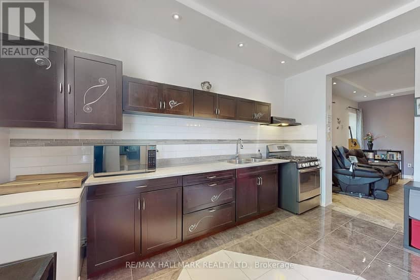 178 Barrie Street — photo 10 of 40