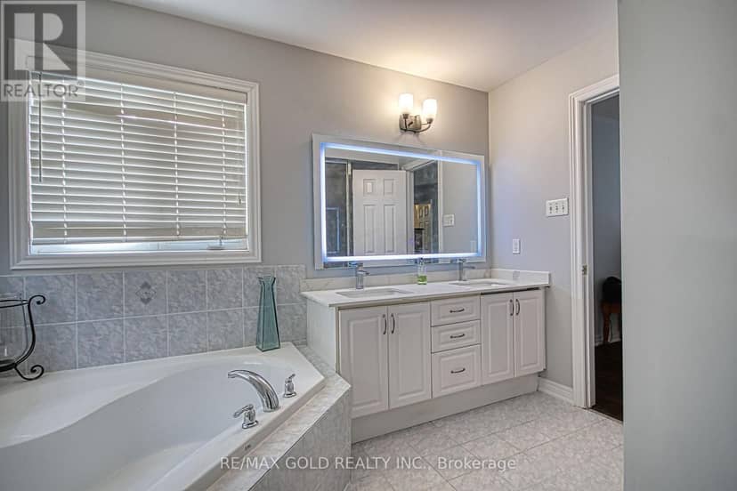3428 Erin Centre Boulevard — photo 29 of 40