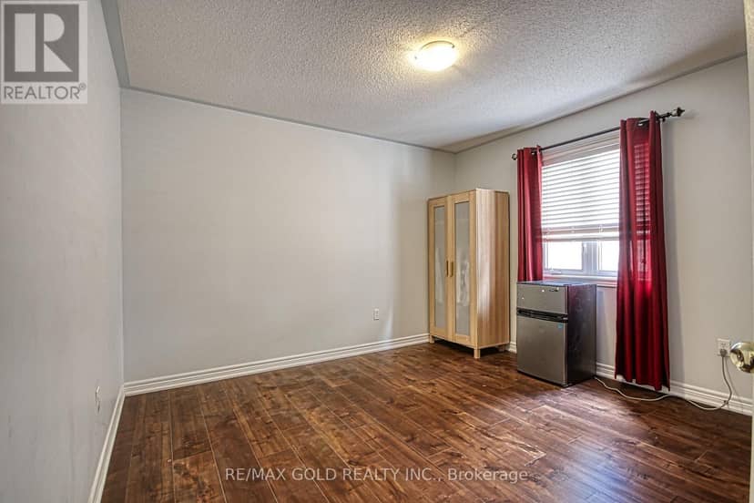 3428 Erin Centre Boulevard — photo 33 of 40