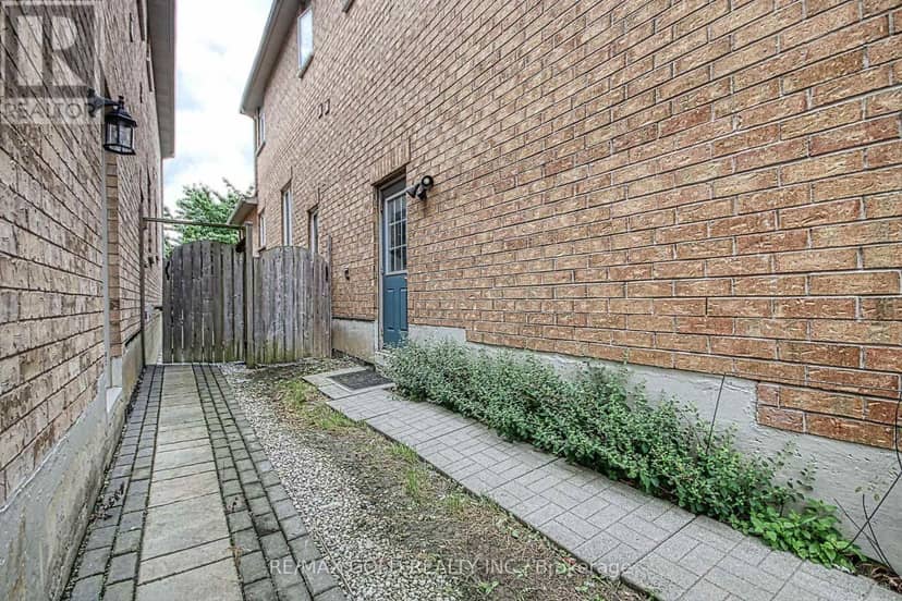 3428 Erin Centre Boulevard — photo 7 of 40