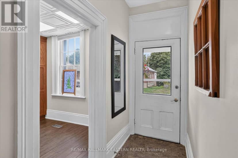 451 Stewart Street — photo 11 of 34